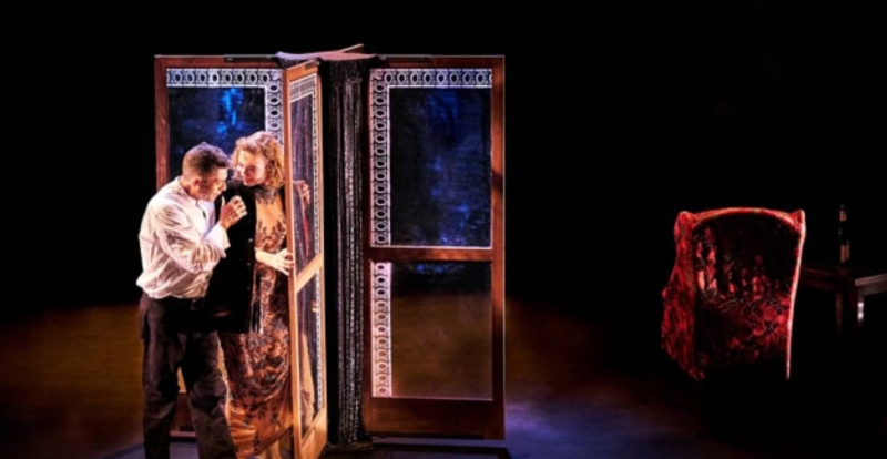 L'incantesimo e la poesia travolgono il Teatro Galli